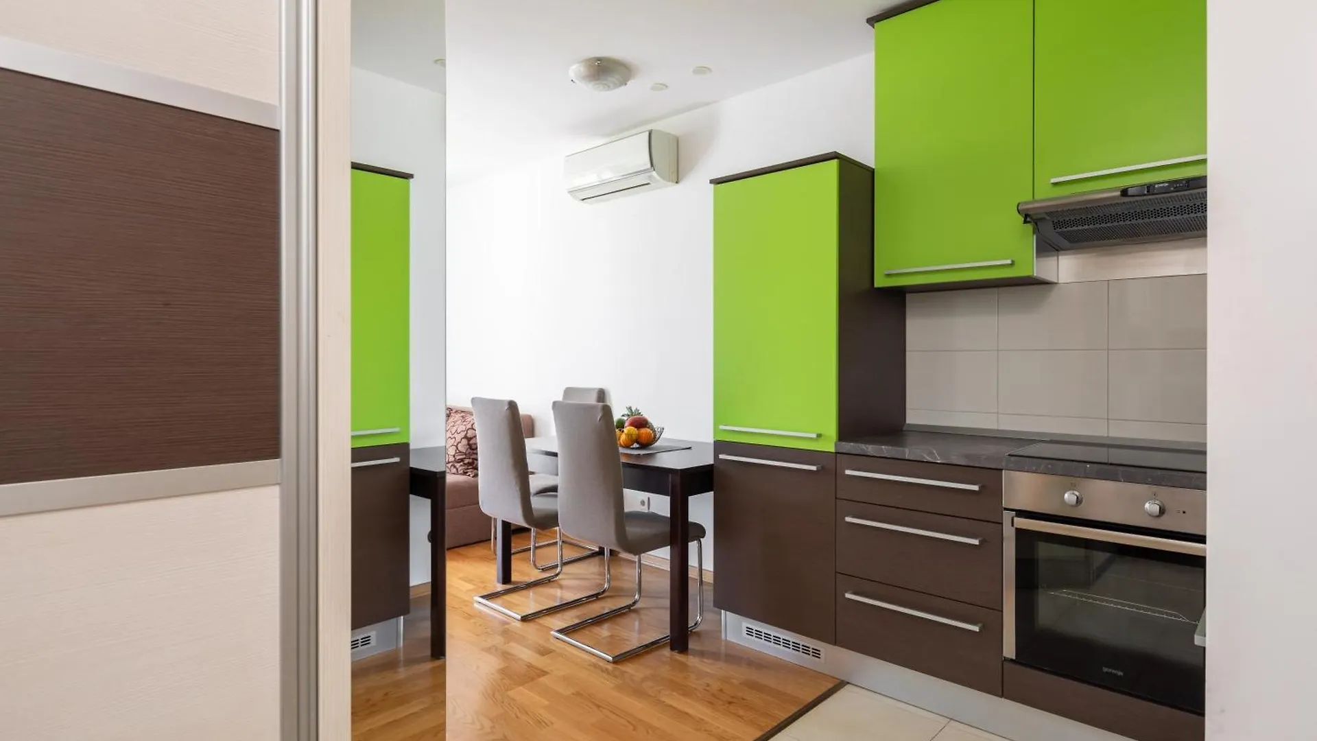 City Oasis Split Apartment